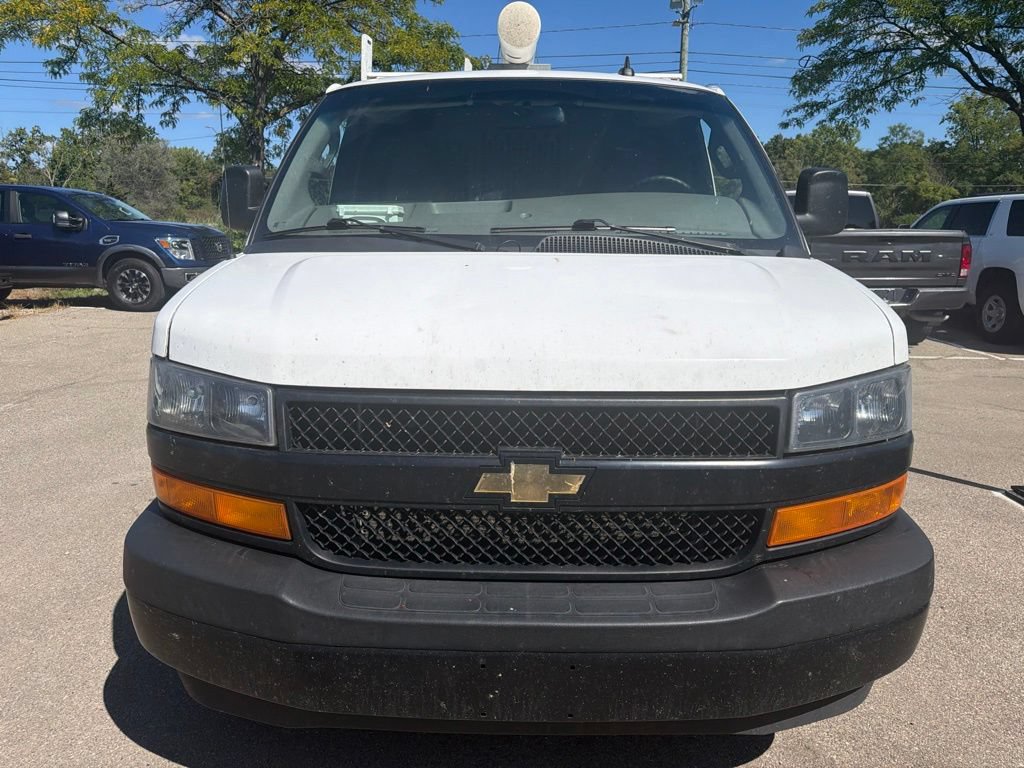 Used 2022 Chevrolet Express 2500 w/ Driver Convenience Package RWD image 2