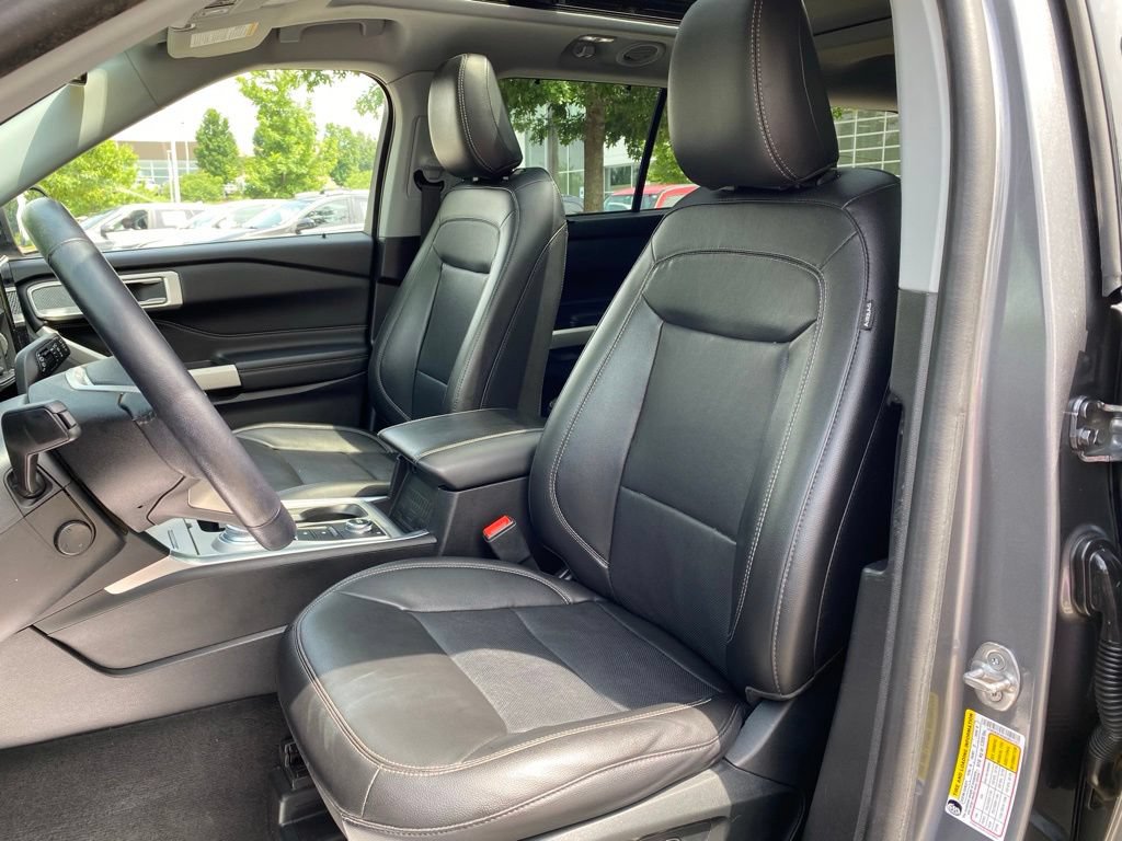 Used 2022 Ford Explorer Limited w/ Equipment Group 301A AWD/4WD image 24