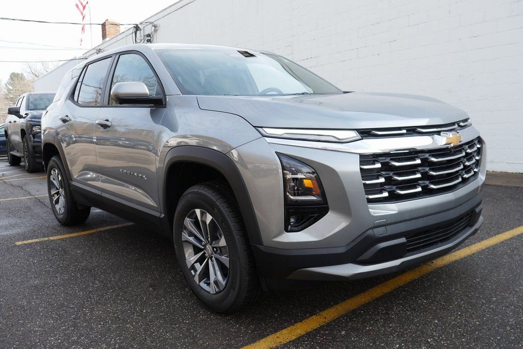 New 2026 Chevrolet Equinox LT w/ Convenience Package II image 2