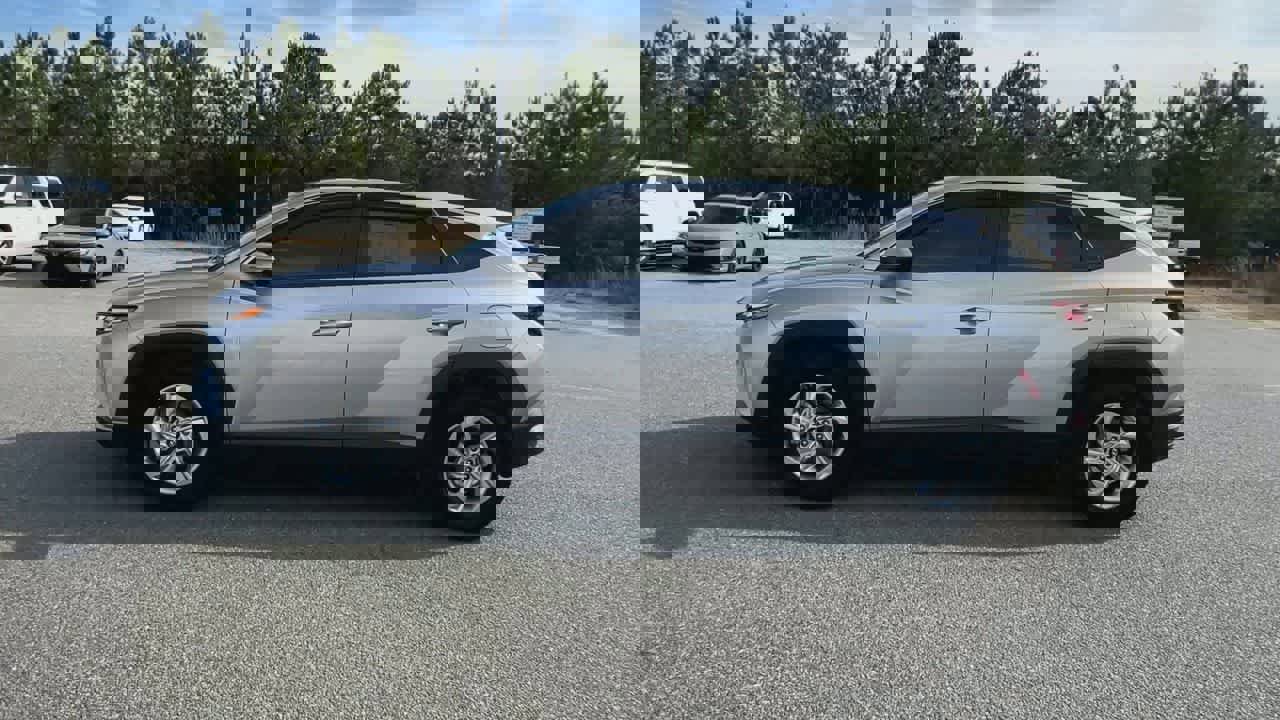 Used 2022 Hyundai Tucson SE image 5