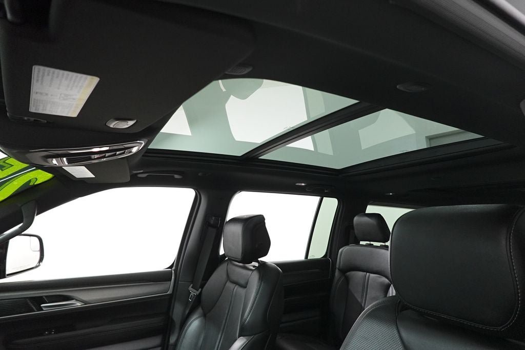 New 2025 Jeep Wagoneer Series II w/ Premium Group I AWD/4WD image 13