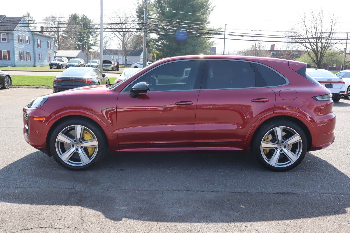 Used 2025 Porsche Cayenne Turbo AWD/4WD image 8
