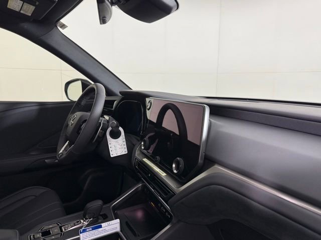 New 2026 Lexus TX 500h AWD image 35