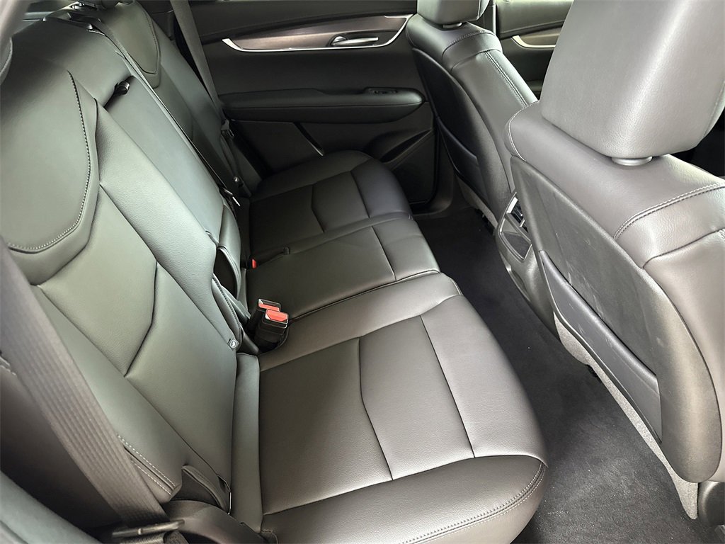New 2025 Cadillac XT5 Luxury image 32
