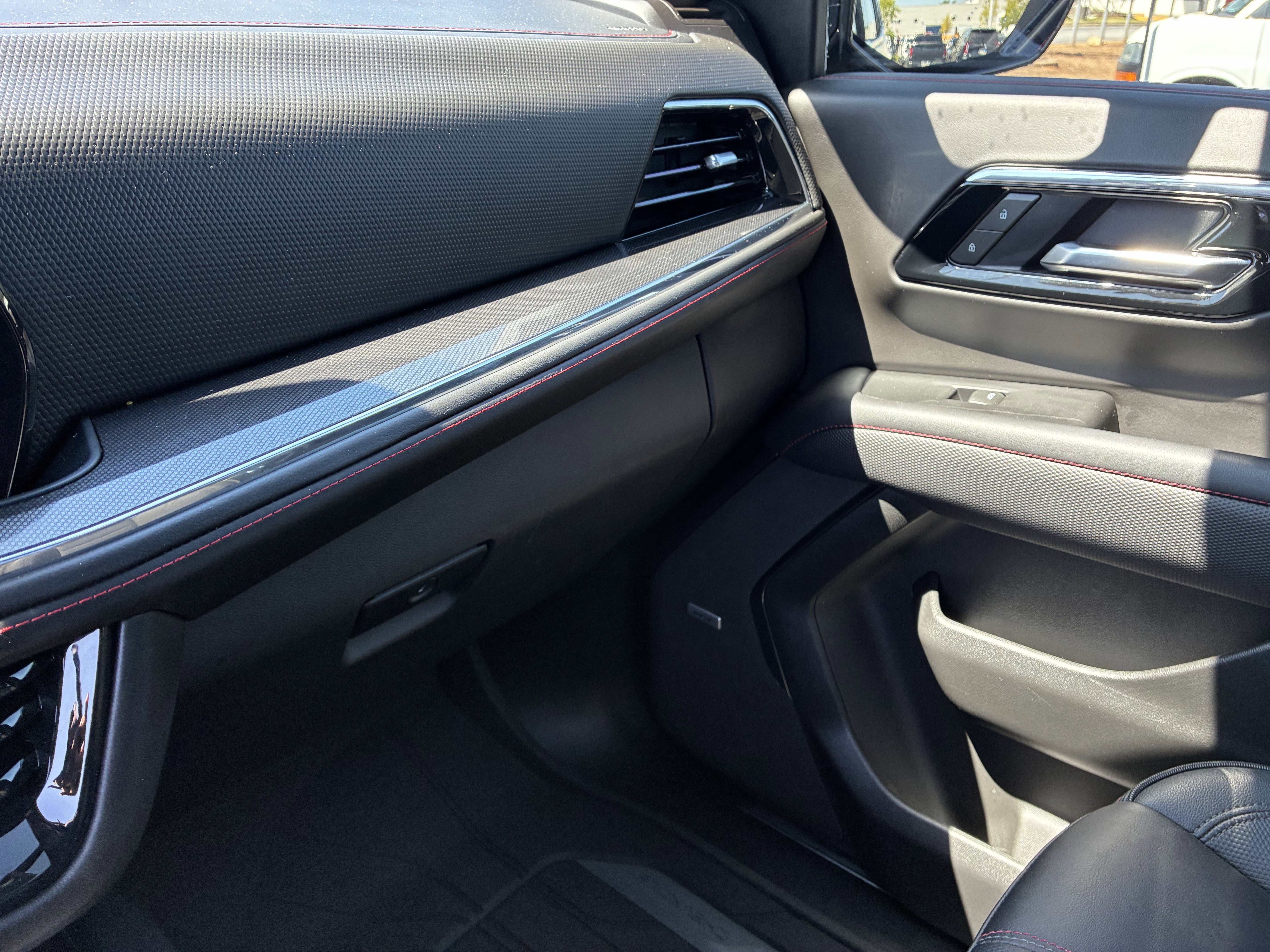 Used 2025 Chevrolet Tahoe RST w/ Comfort Package image 38