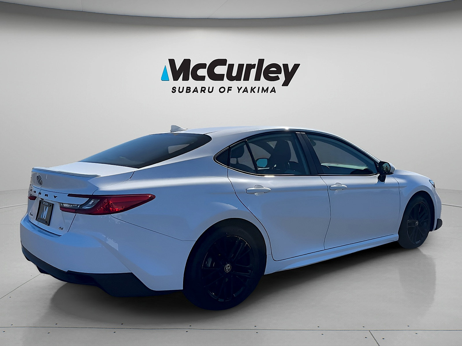 Used 2025 Toyota Camry SE FWD image 5