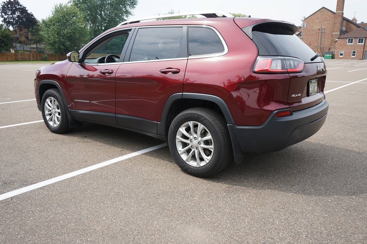 Used 2019 Jeep Cherokee Latitude w/ Cold Weather Group AWD/4WD image 6