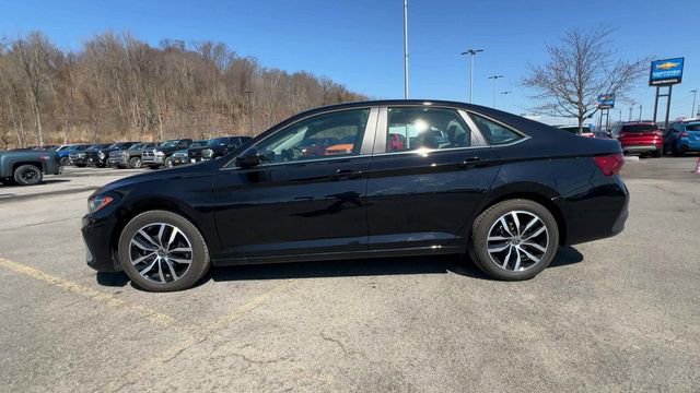 Used 2025 Volkswagen Jetta SE image 5