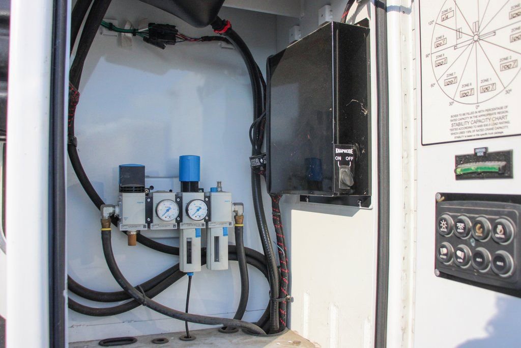 Used 2019 Ford F750 2WD Regular Cab Super Duty image 17