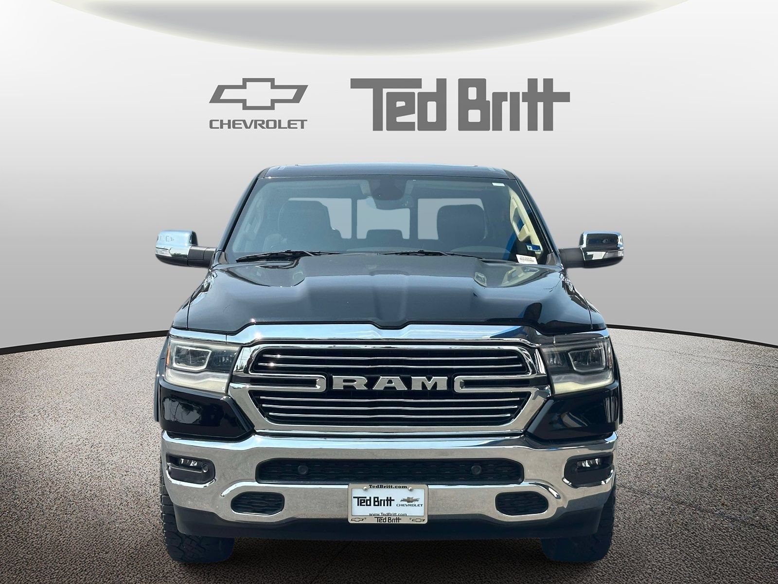 Used 2019 RAM 1500 Laramie AWD/4WD image 2