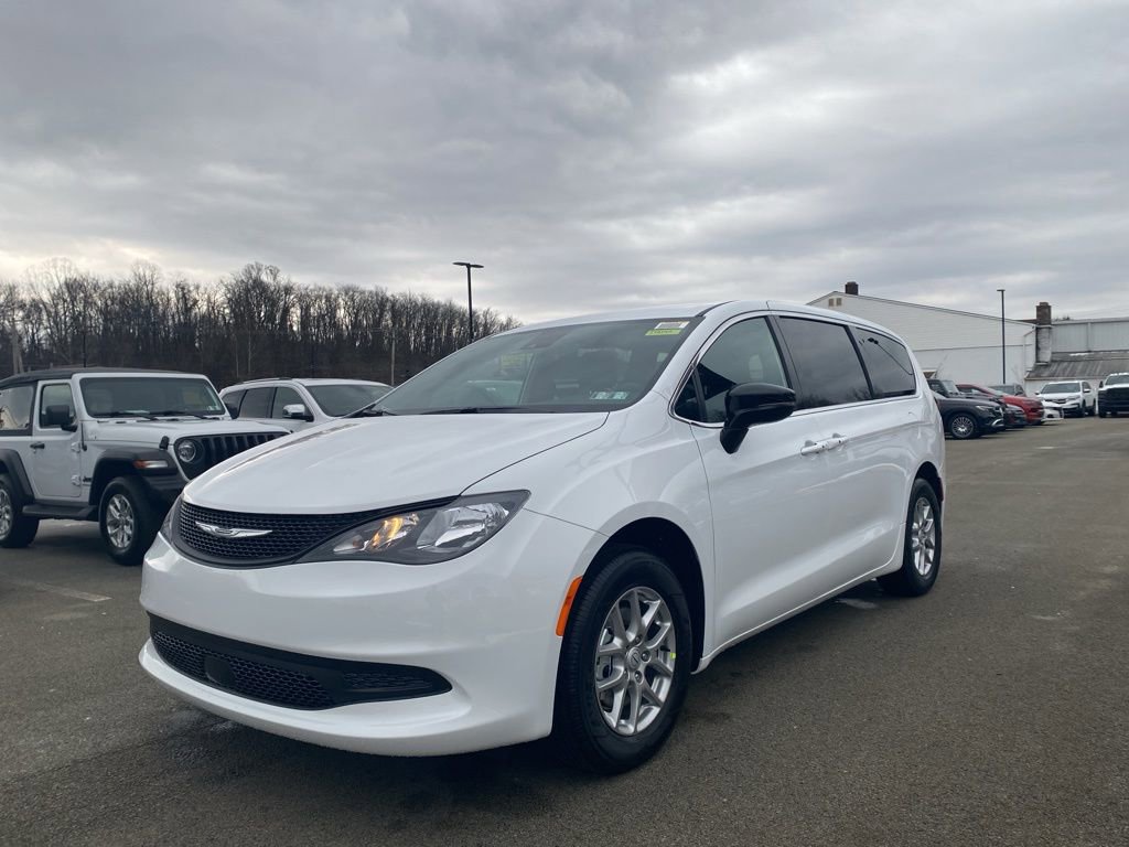 New 2026 Chrysler Voyager LX image 5