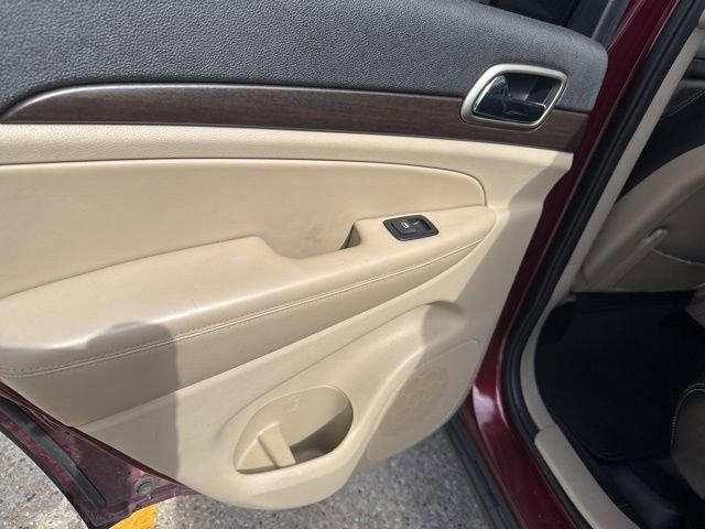 Used 2017 Jeep Grand Cherokee Laredo image 24