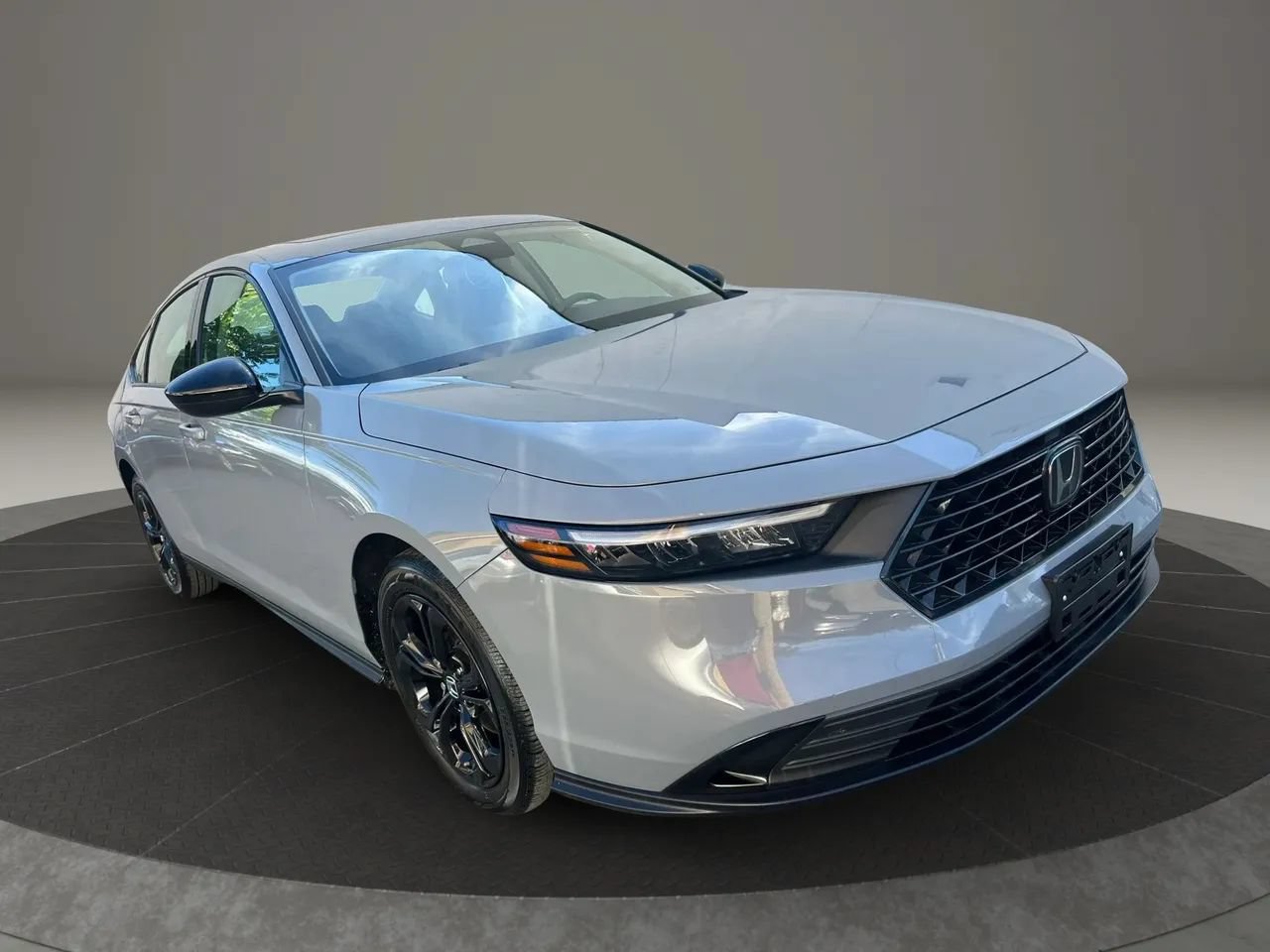 Used 2025 Honda Accord SE image 3