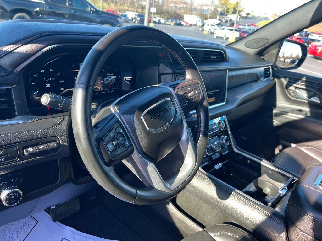 Used 2023 GMC Yukon Denali image 10