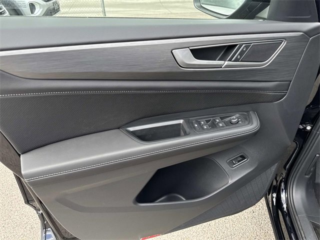 New 2026 Volkswagen Atlas Cross Sport SE image 14