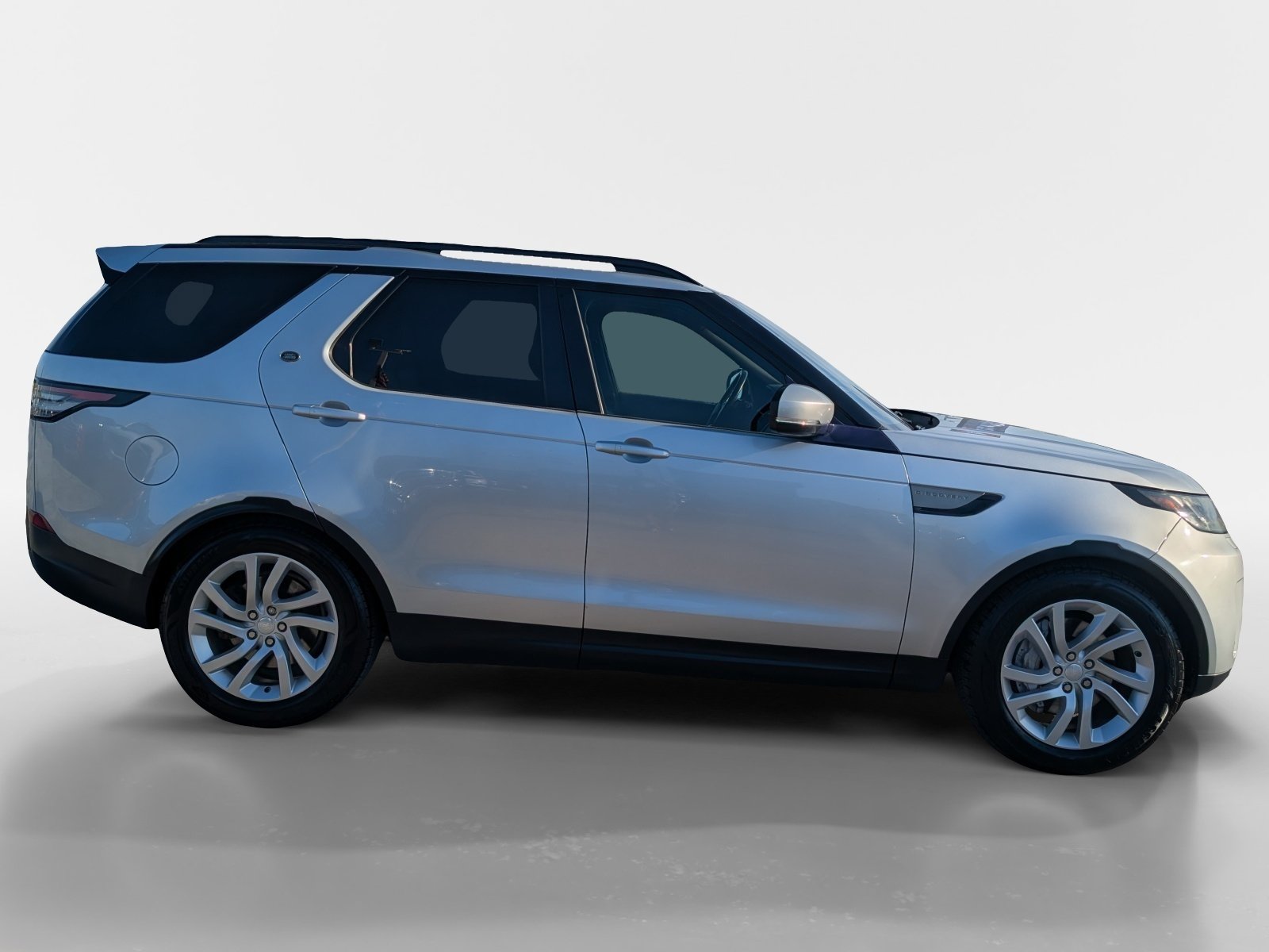 Used 2018 Land Rover Discovery SE AWD/4WD image 3