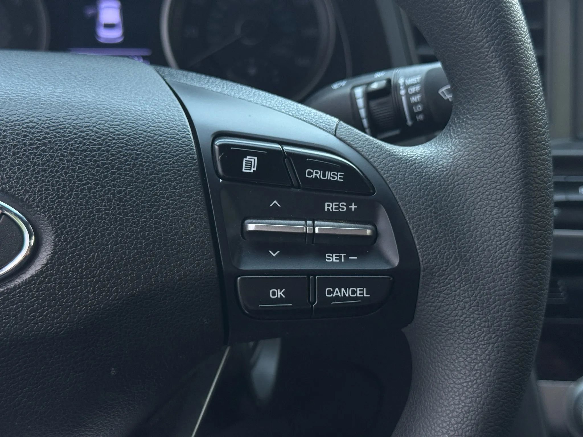 Used 2020 Hyundai Elantra SEL w/ Winter Weather Package image 32