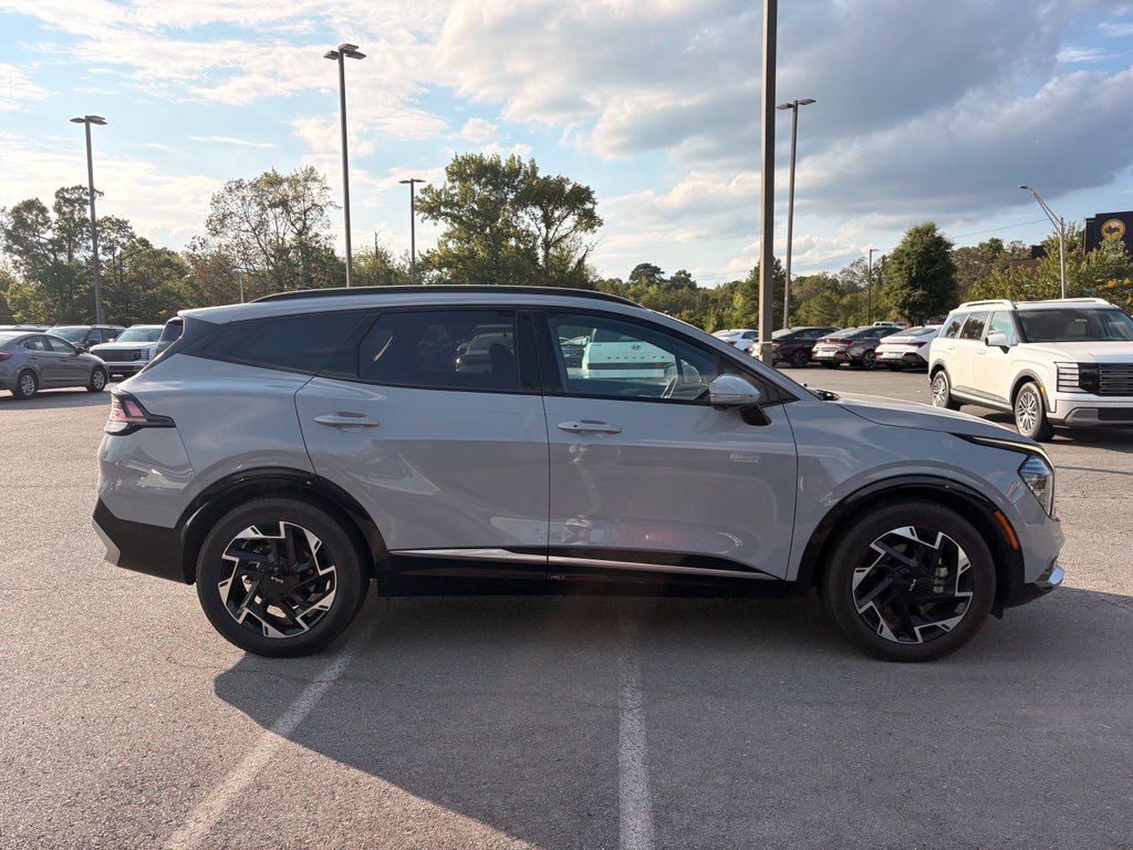 Used 2025 Kia Sportage SX FWD image 9