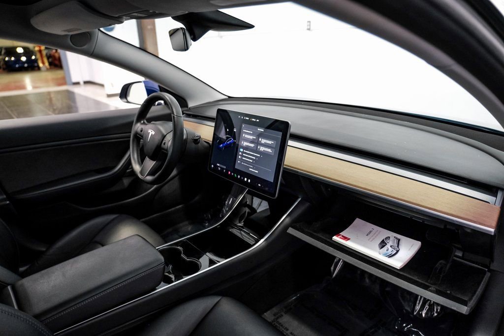 Used 2018 Tesla Model 3 Long Range image 14