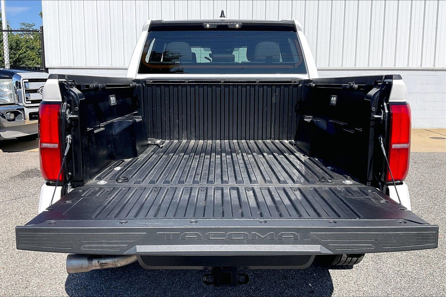 Used 2025 Toyota Tacoma SR5 RWD image 40