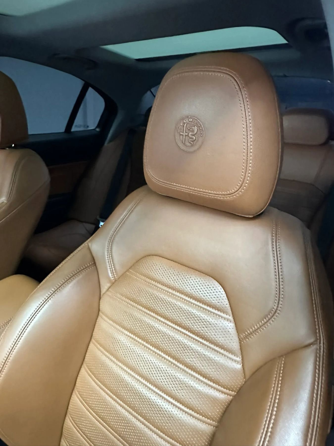 Used 2017 Alfa Romeo Giulia Ti w/ TI 19" Sport Package RWD image 15