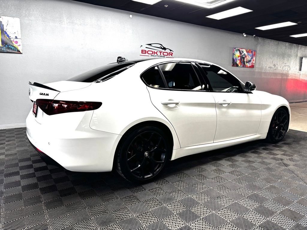 Used 2019 Alfa Romeo Giulia Ti w/ Nero Edizione image 15