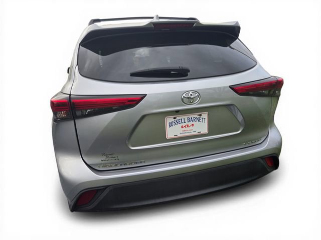 Used 2022 Toyota Highlander XLE AWD/4WD image 22
