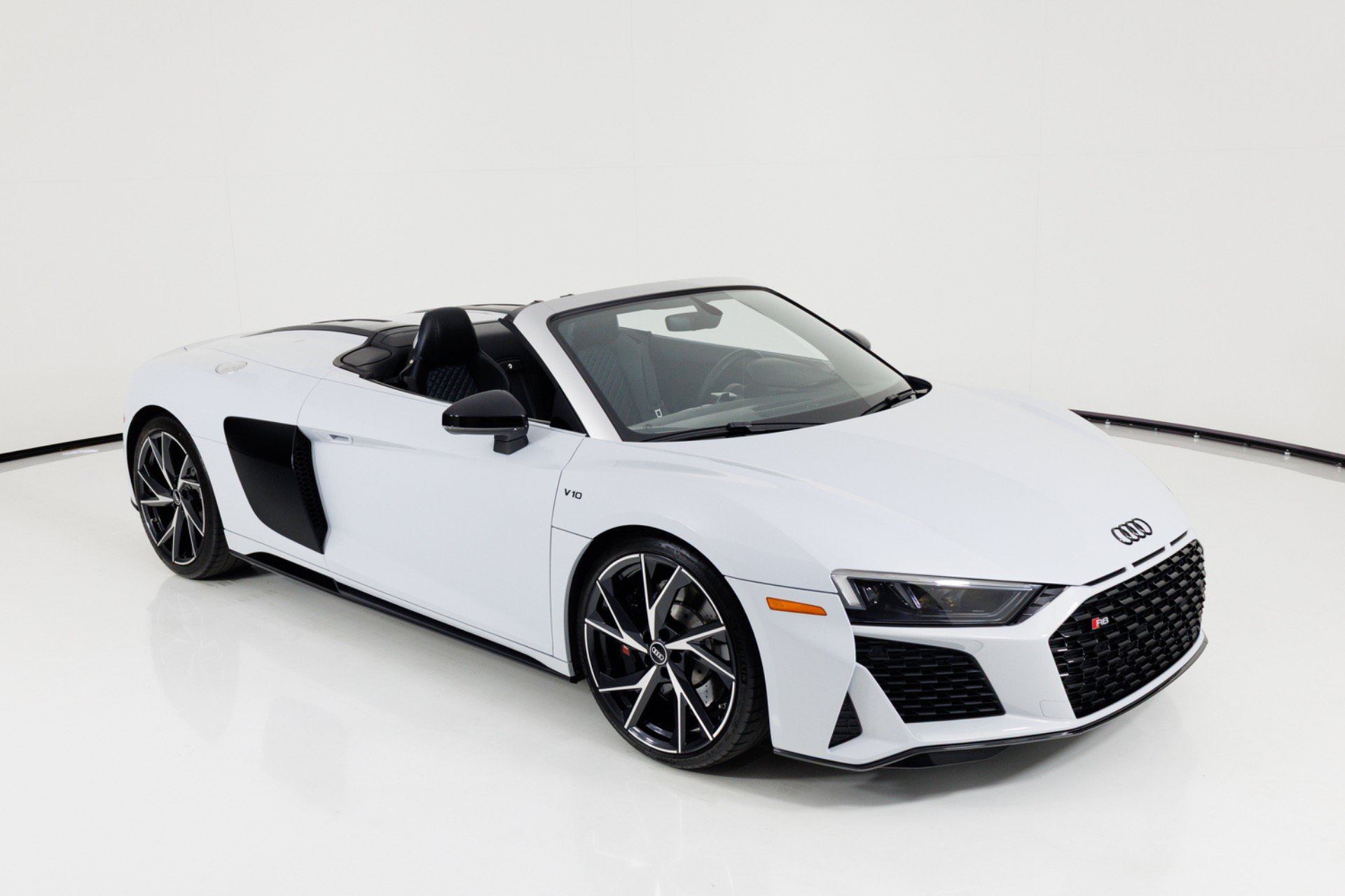 Used 2022 Audi R8 V10 w/ Premium Package RWD image 51