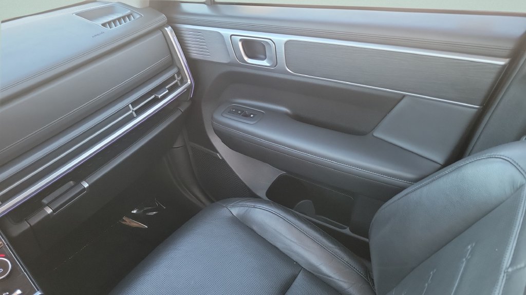 Used 2024 Hyundai Santa Fe Limited FWD image 13