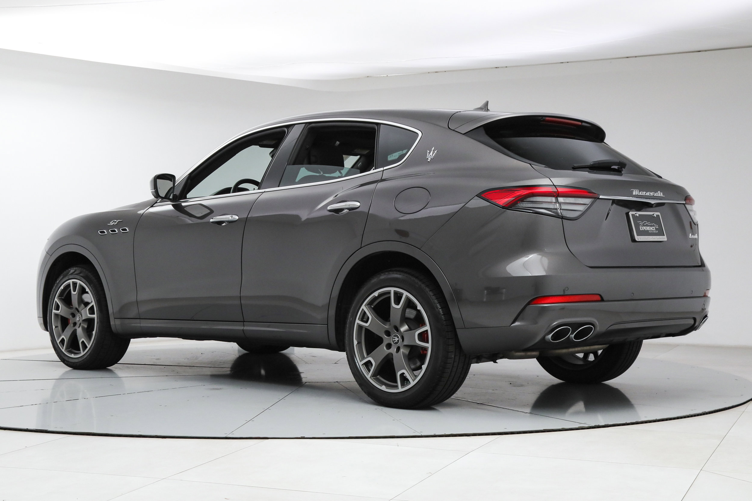 Certified 2023 Maserati Levante GT AWD/4WD image 3