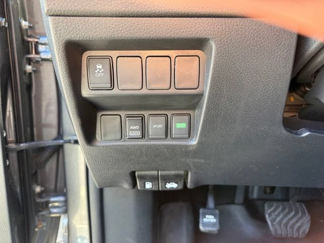 Used 2017 Nissan Rogue S AWD/4WD image 18