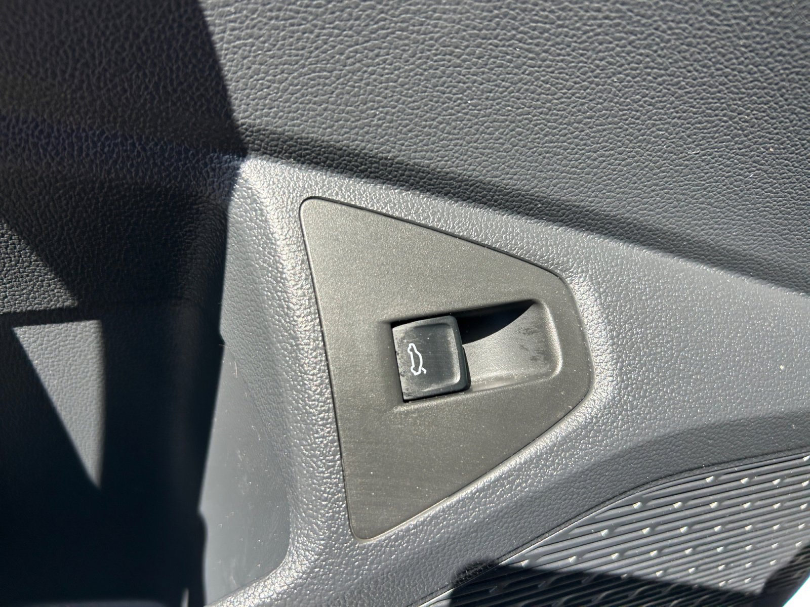 Used 2026 Volkswagen Jetta Sport FWD image 29