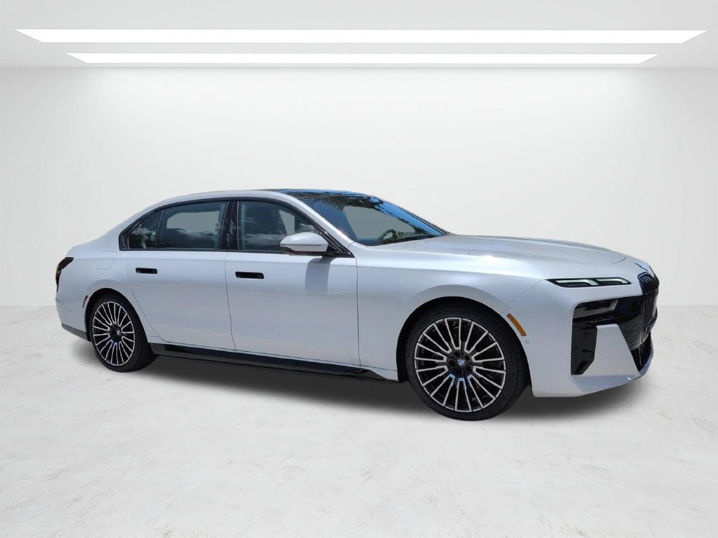 New 2026 BMW 750e xDrive AWD/4WD image 2