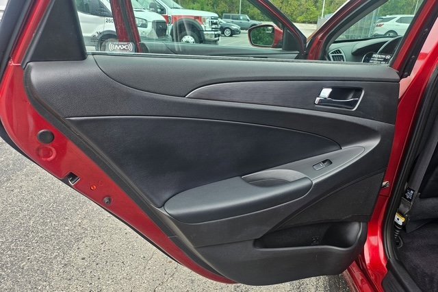 Used 2011 Hyundai Sonata SE image 16