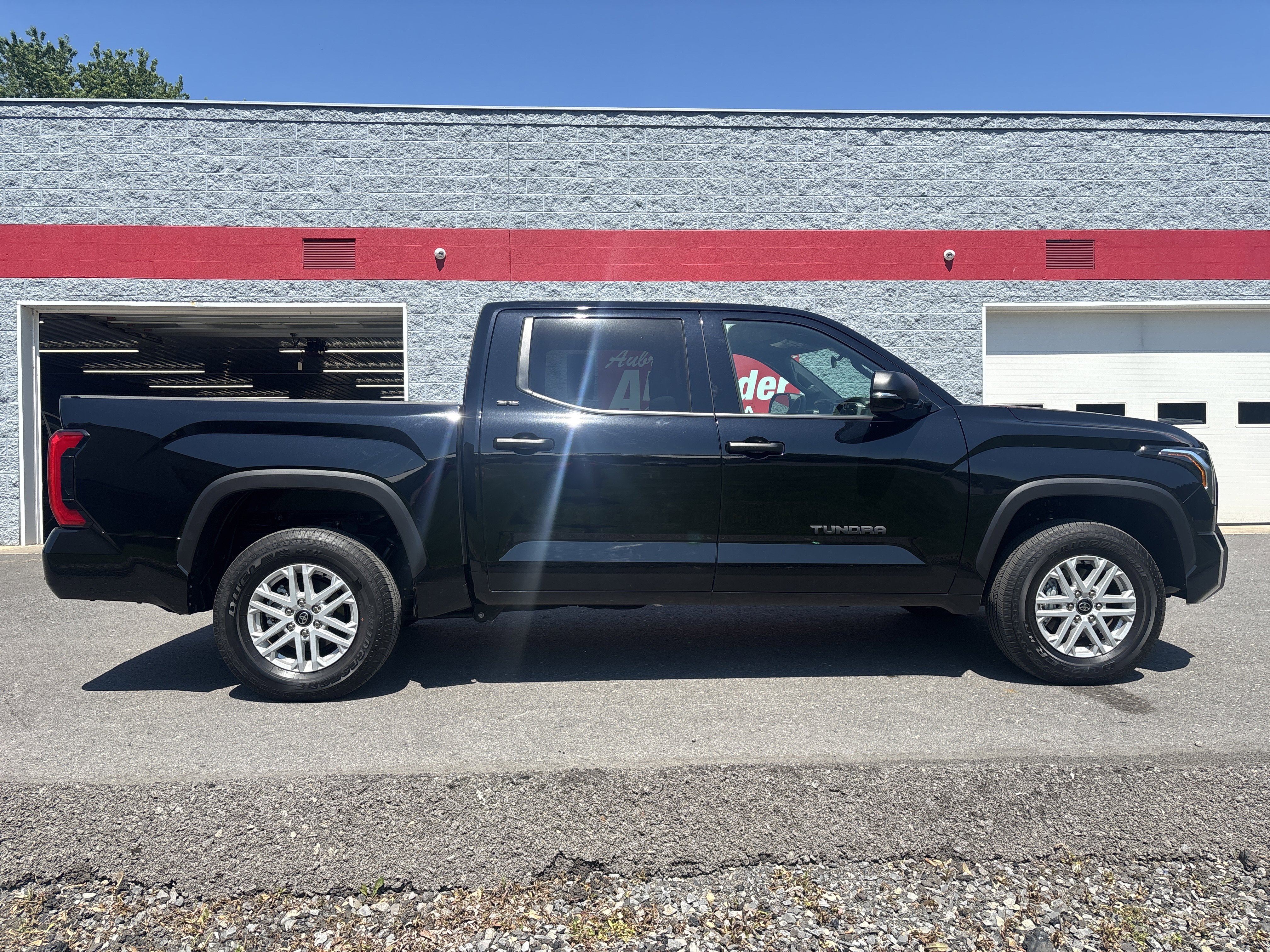 Used 2025 Toyota Tundra SR5 w/ SR5 Convenience Package AWD/4WD image 2