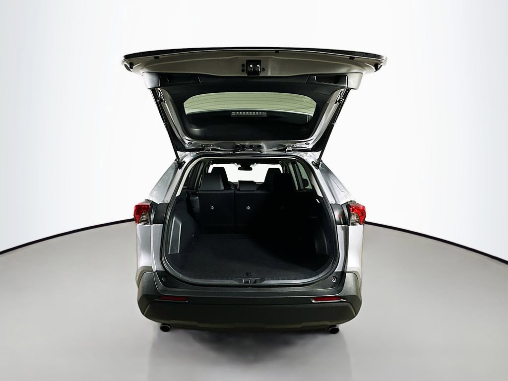 Used 2024 Toyota RAV4 LE image 33