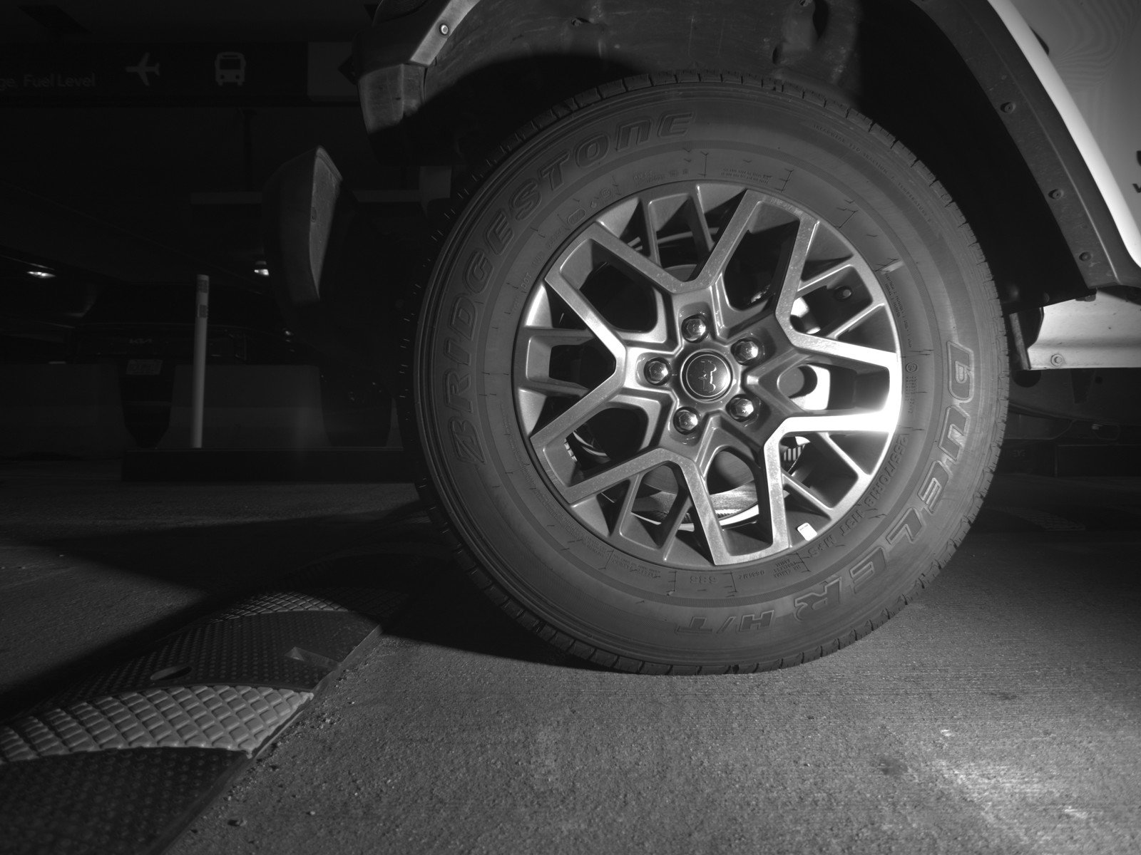 Used 2025 Jeep Wrangler Sahara image 12