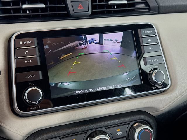 Used 2022 Nissan Versa SV FWD image 14