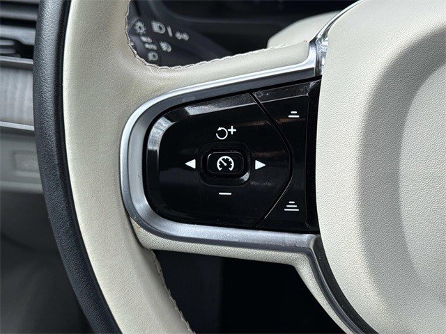 Used 2023 Volvo XC90 B6 Plus image 25