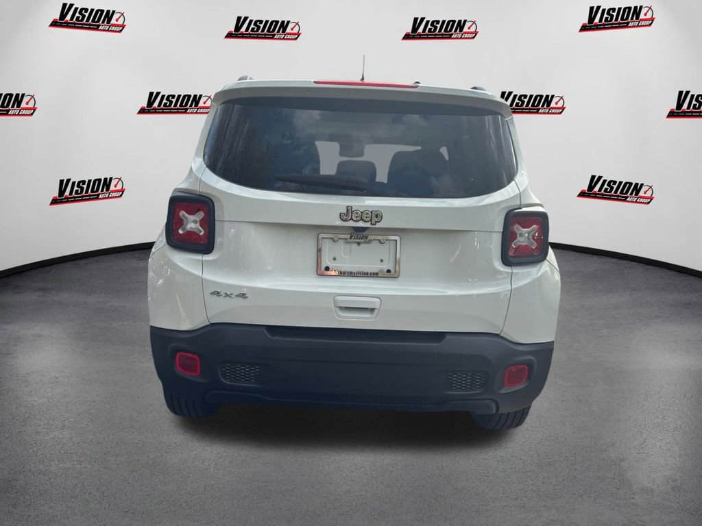 Used 2023 Jeep Renegade Latitude w/ Sun/Sound Group AWD/4WD image 6