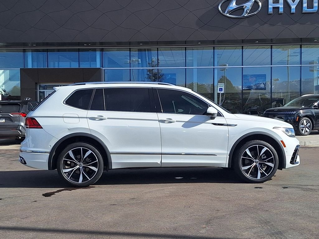 Used 2022 Volkswagen Tiguan SEL R-Line image 2