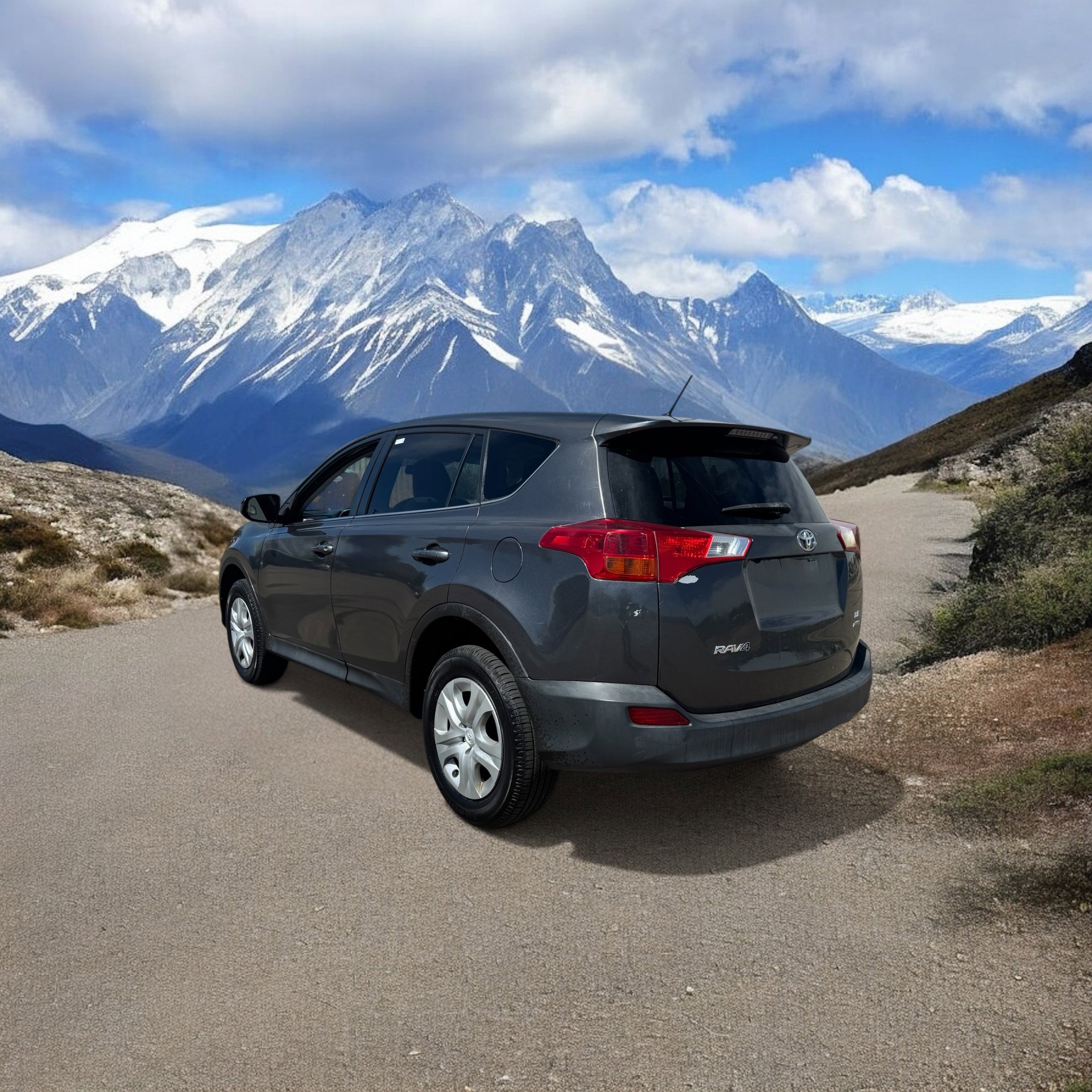Used 2013 Toyota RAV4 LE image 3