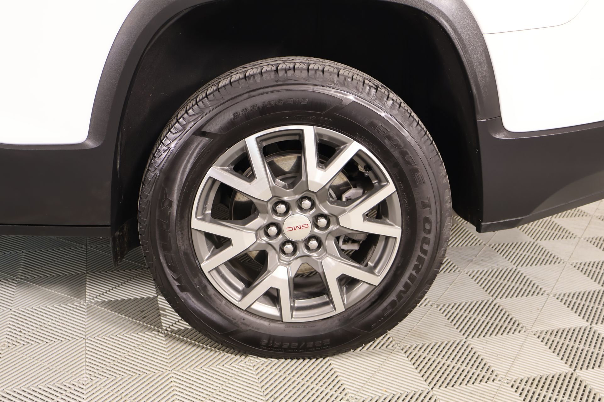 Used 2023 GMC Acadia SLE AWD/4WD image 19