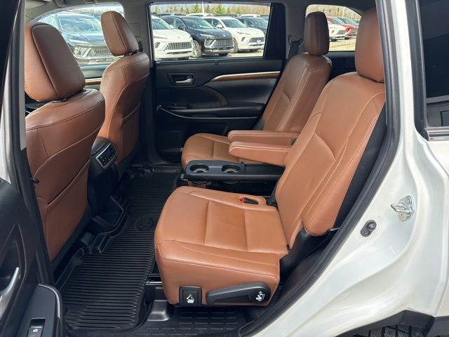 Used 2019 Toyota Highlander Limited Platinum AWD/4WD image 30