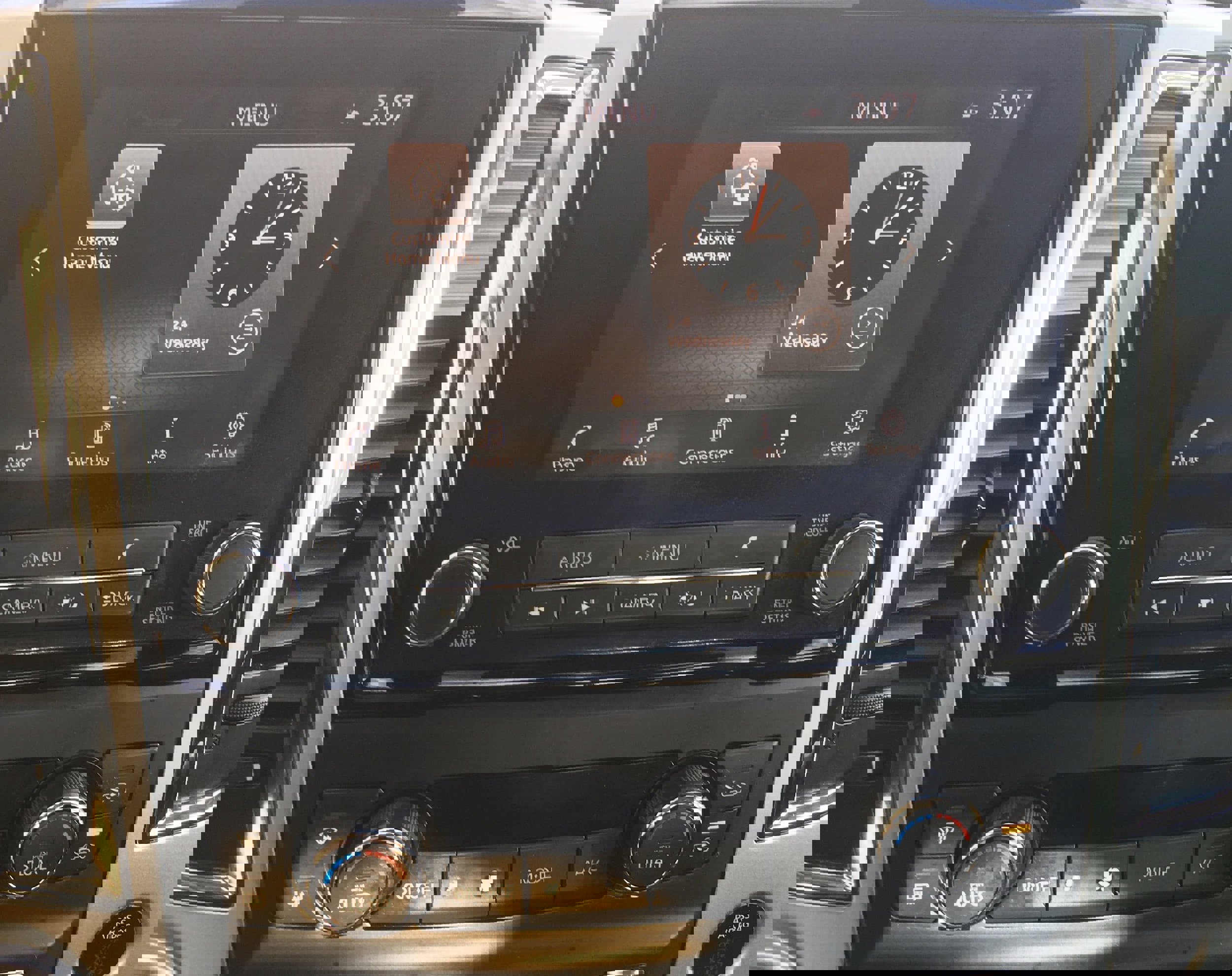 Used 2024 Nissan Titan SV w/ SV Convenience Package image 15