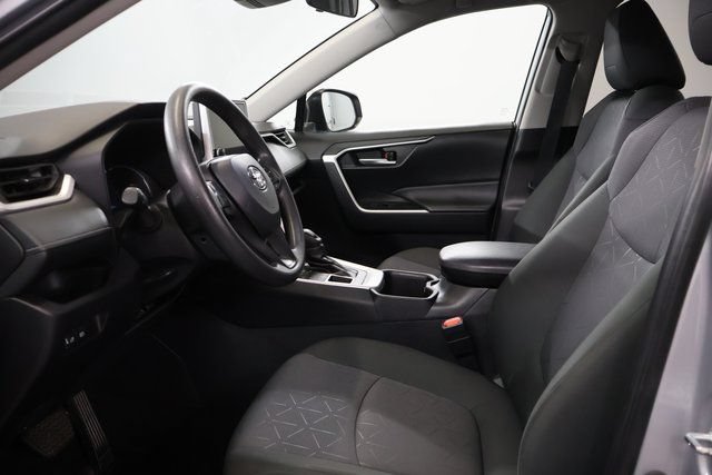 Used 2025 Toyota RAV4 XLE AWD/4WD image 11