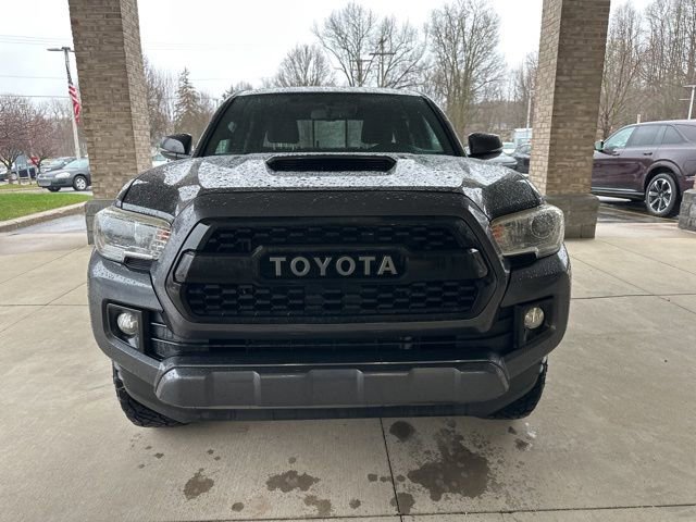 Used 2017 Toyota Tacoma TRD Sport w/ Tow Package (A/T) image 8