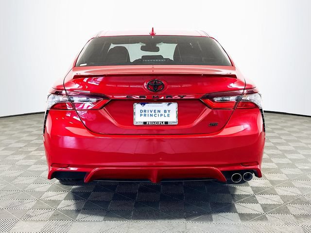 Used 2024 Toyota Camry SE w/ Cold Weather Package FWD image 7