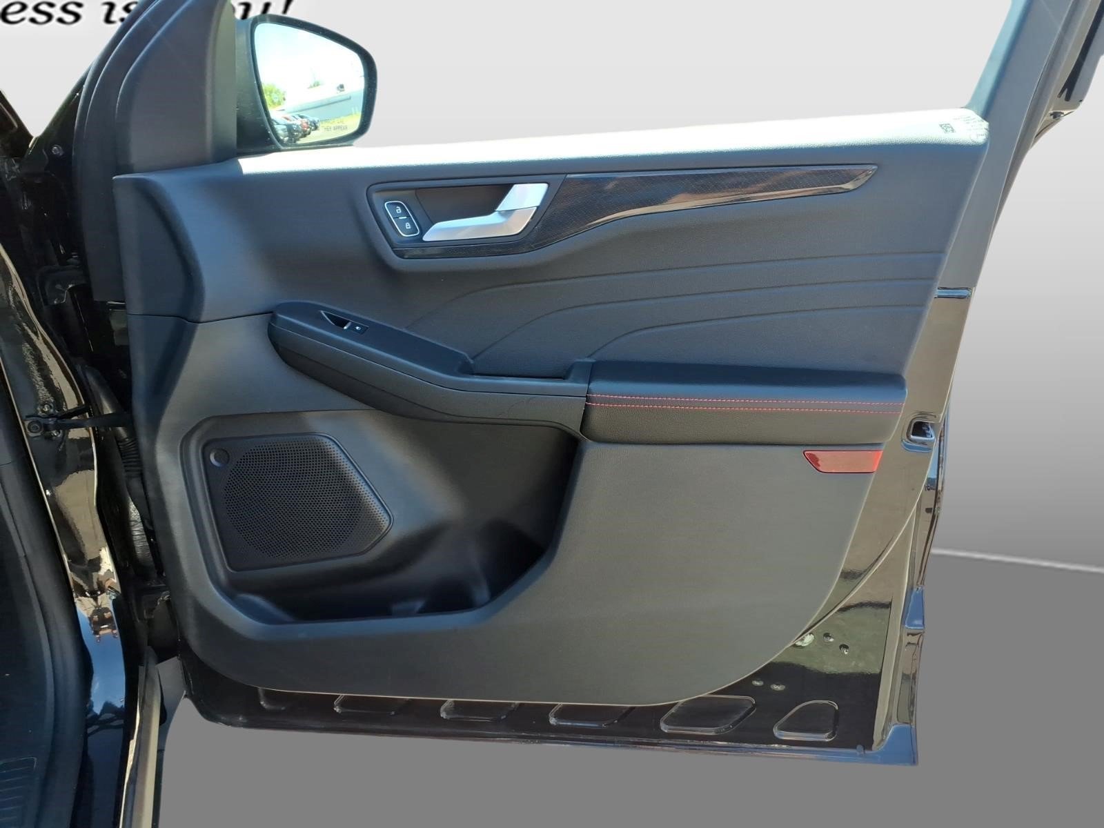 Used 2025 Ford Escape ST-Line AWD/4WD image 29