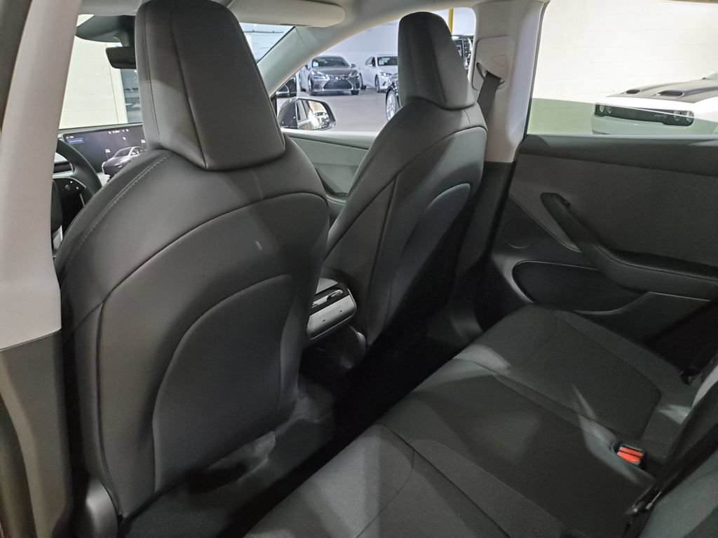 Used 2026 Tesla Model Y 2WD image 23